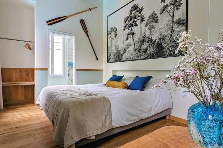 Location de vacances pour 6 personnes, avec Terrasse et Jardin ainsi que Piscine et Vue à Saint-Brice-sur-Vienne