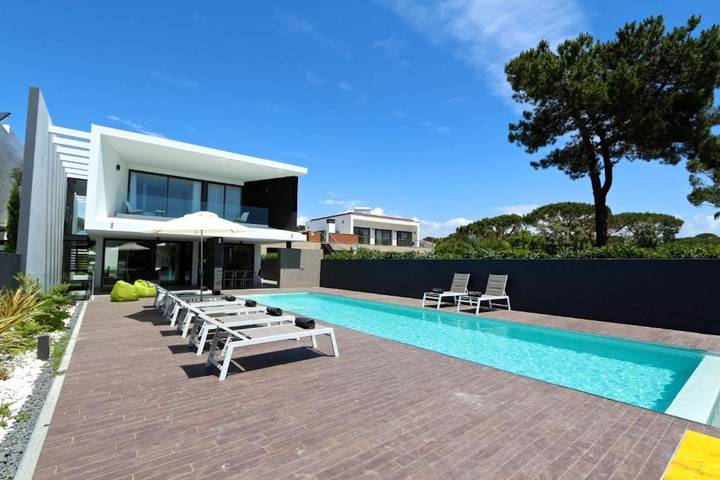 Villa para 12 pessoas, com terraço e jardim em Vilamoura