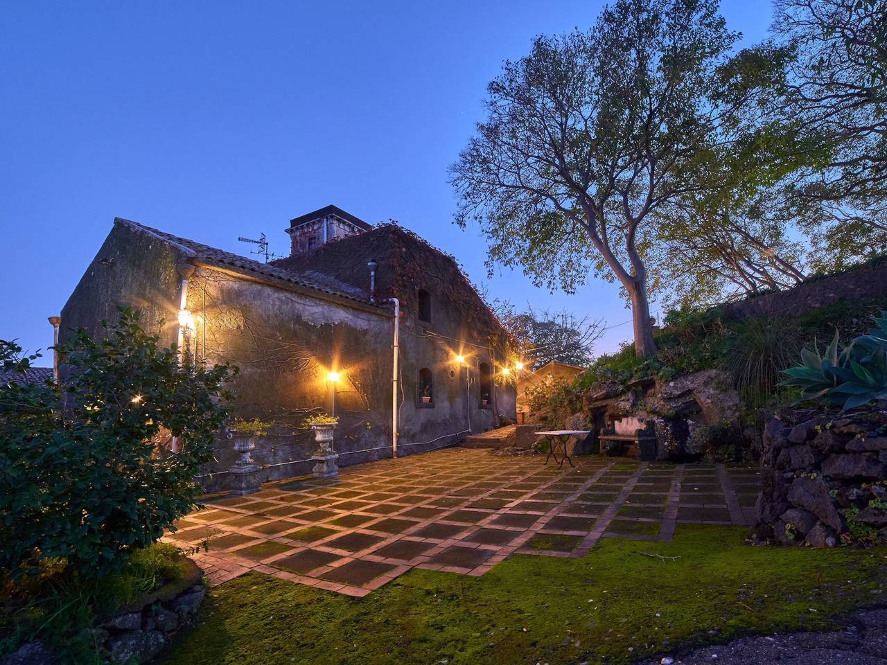 Mit Pool Infinity in Giarre, Ätna