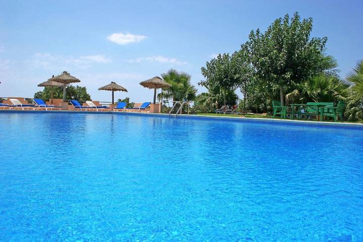Ganzes Studio, Haustierfreundliche Einzimmerwohnung mit Bergblick und Gemeinschaftsppool in Llucmajor, Mallorca Süden