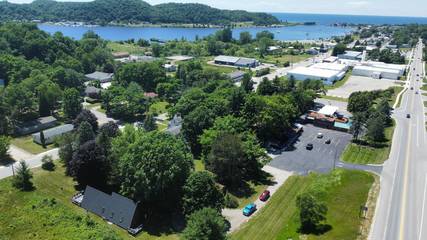 Vacation Home for 8 Guests in Frankfort, Benzie County, Picture 2