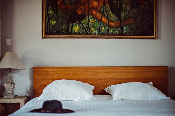 Location de vacances pour 11 personnes, avec piscine ainsi que jardin et terrasse à Ambillou - 4