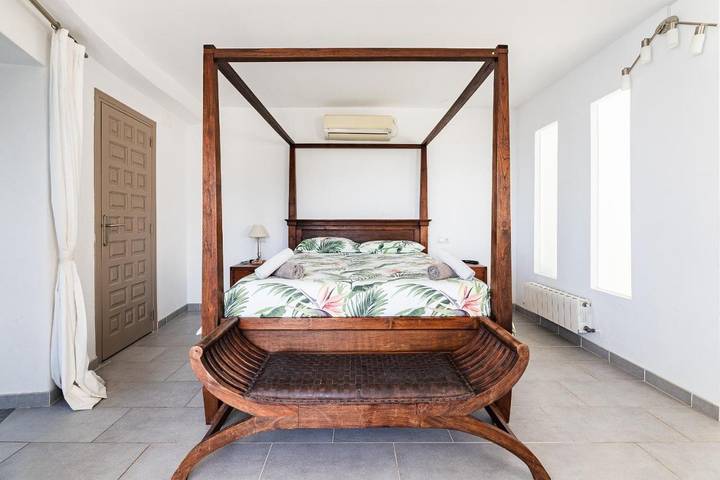 Maison d’hôte pour 4 personnes, avec piscine et vue ainsi que jardin et terrasse à Jávea - 2