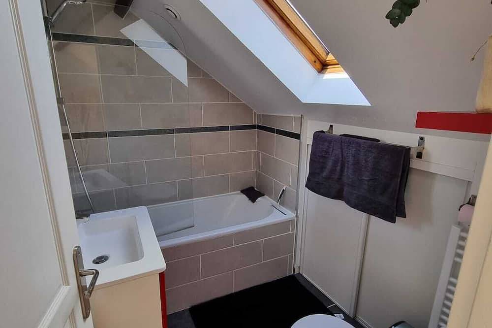 Apartamento entero, Duplex Cocooning Cœur de Ville + Parking in Neauphle-le-Château, Yvelines
