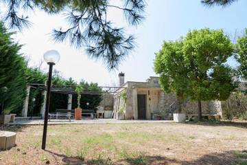 Location de vacances pour 3 personnes, avec jardin, animaux acceptés à Maglie