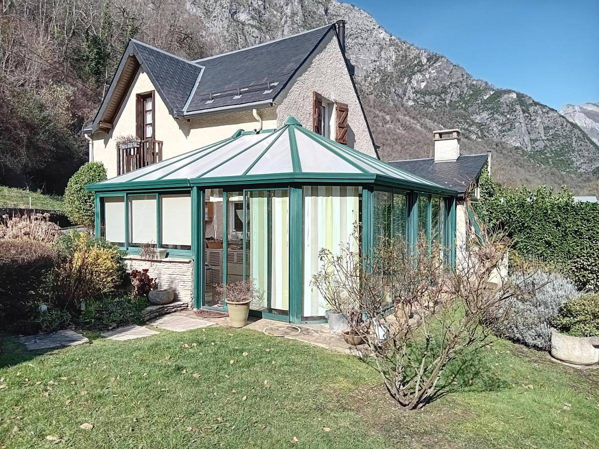 Two-Bedroom Chalet in Saint-Béat, Pyrénées