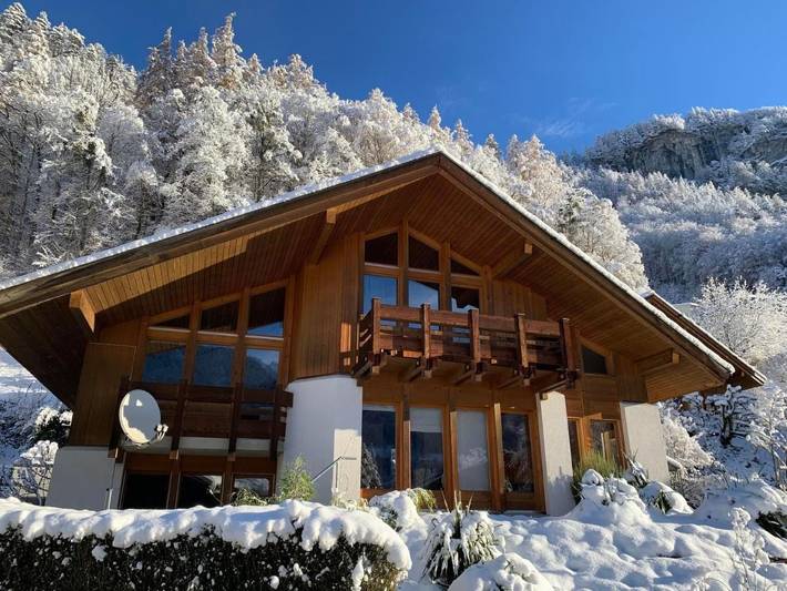 Ferienhaus für 8 Personen, mit Balkon und Terrasse sowie Garten in Meiringen