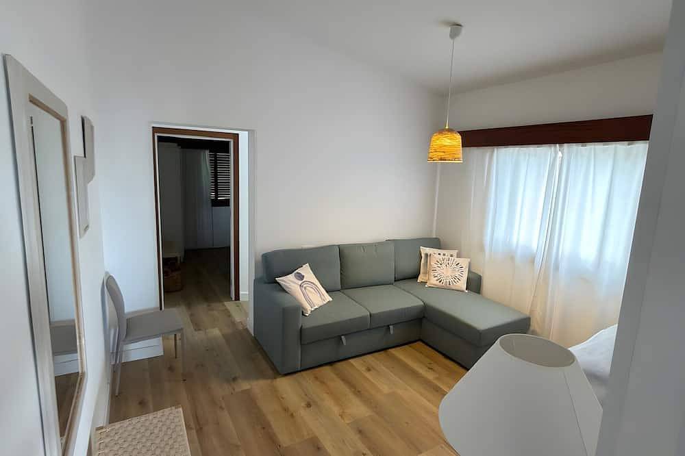 Entire apartment, Vacation Apartment 'Rayo Verde' with Sea View, Shared Terrace and Wi-Fi in Punta del Hidalgo, San Cristóbal de La Laguna