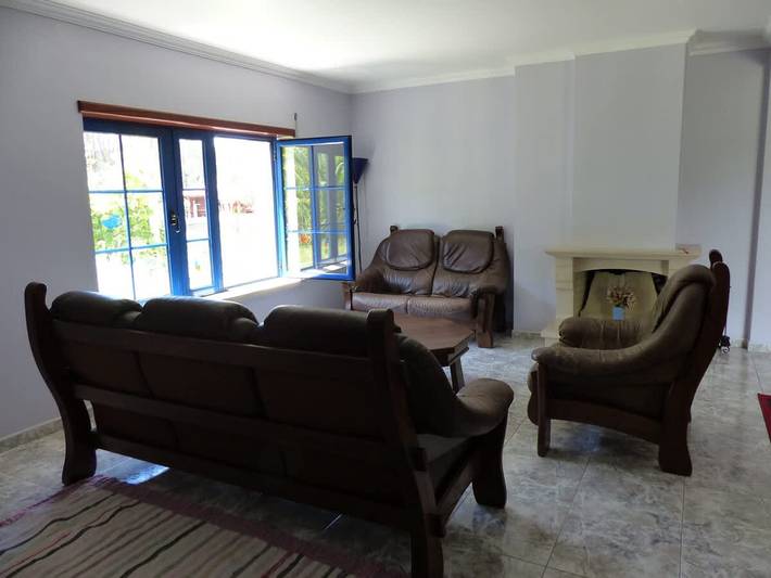 Ganze Wohnung, Casa Cecilia - Seaside Serenity and Coastal Charm in Coimbrão, Leiria District