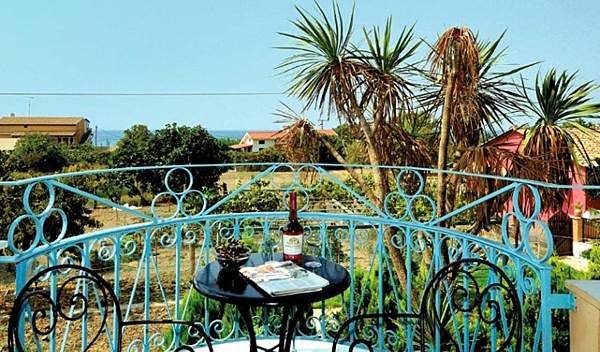 Appart’hôtel pour 3 personnes, avec bassin pour enfant ainsi que piscine et jardin