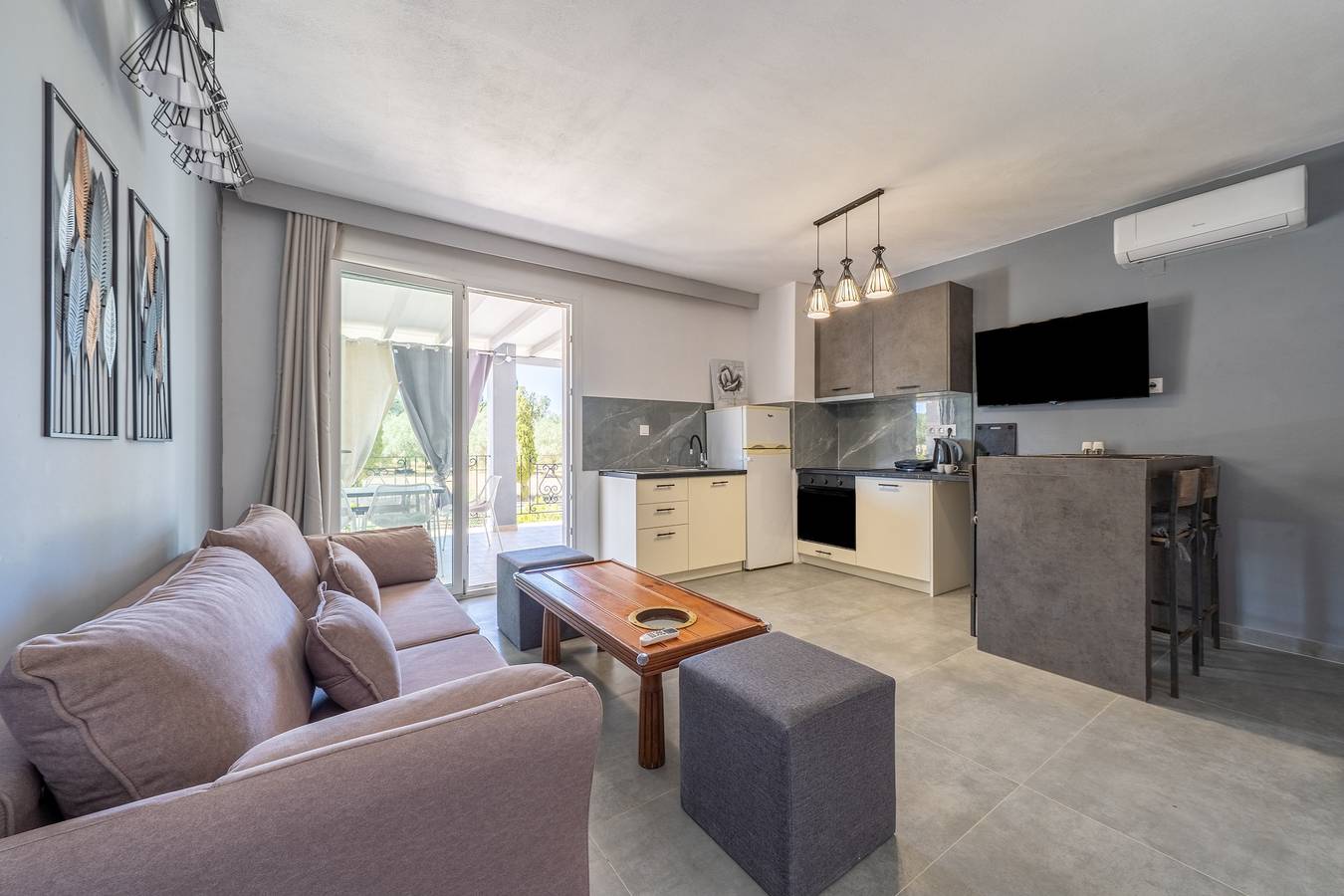 Ganze Wohnung, Apartment 'Starry Sky Luxury 6' mit gemeinsamer Terrasse, Wlan und Klimaanlage in Korfu