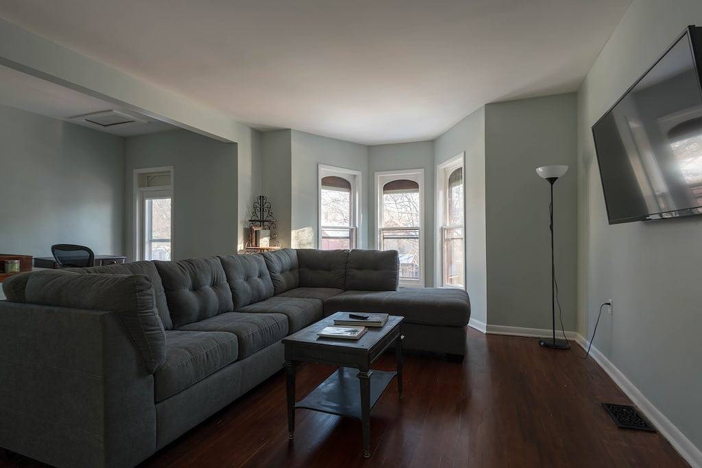 Ganze Wohnung, Neu renoviert und geräumig Getaway in Rochester, Ontariosee