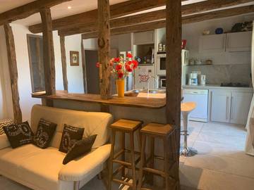 Gîte pour 6 personnes, avec vue et terrasse dans Château de Mauriac