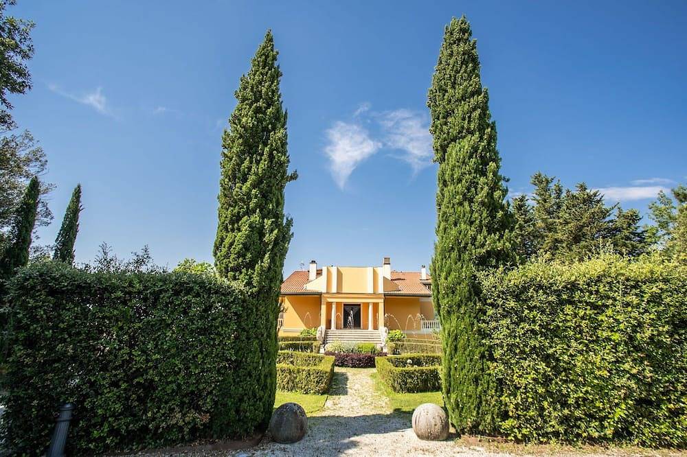 Villa in Montecatini Alto mit 6 Schlafzimmern 14 Schlafplätzen in Pieve a Nievole, Pistoia Provinz