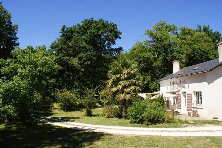 Gîte pour 10 personnes, avec terrasse et jardin