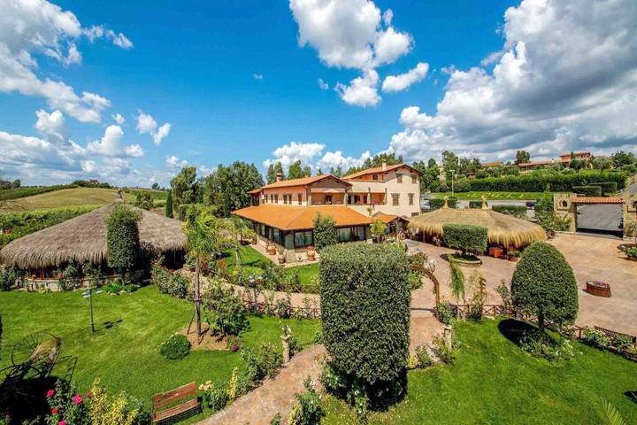 Casa vacanza per 3 persone, con Giardino e Piscina nonché Panorama a Cerveteri
