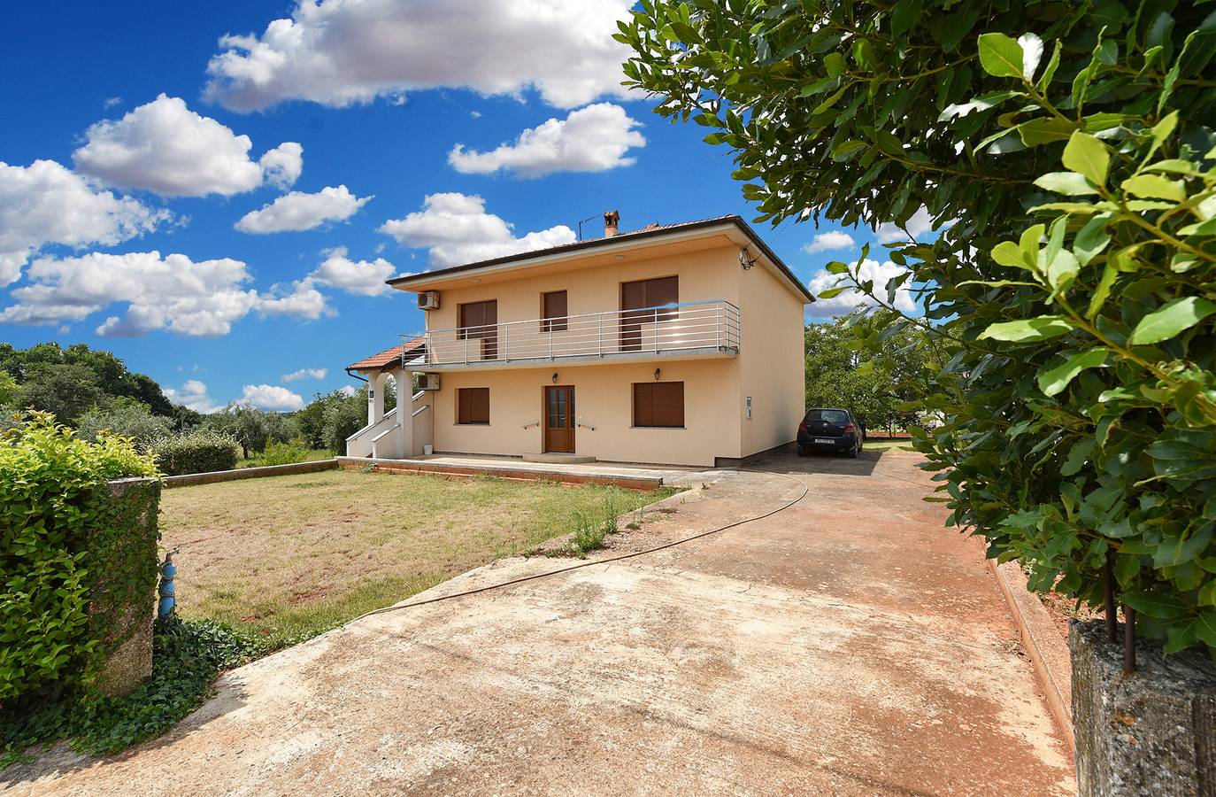 Ganze Wohnung, Ferienwohnung für 6 Personen mit Balkon in Muntic, Südküste Istrien