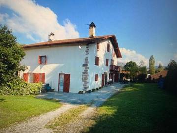 Gîte pour 8 personnes, avec vue et terrasse à Saint-Jean-Pied-de-Port