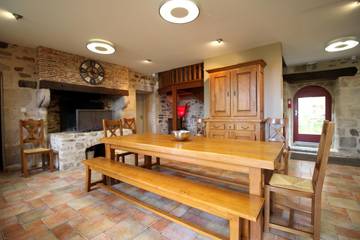 Gîte for 16 People in Saint-Martin-de-Jussac, Haute-Vienne, Photo 4