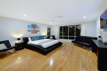 Holiday Home for 22 People in Surfers Paradise, Queensland, Photo 4