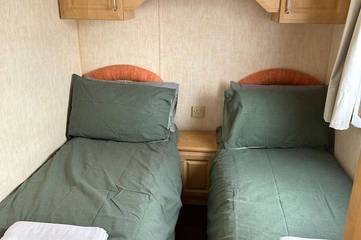 Static Caravan for 6 People in Hampshire, South East England, Photo 3