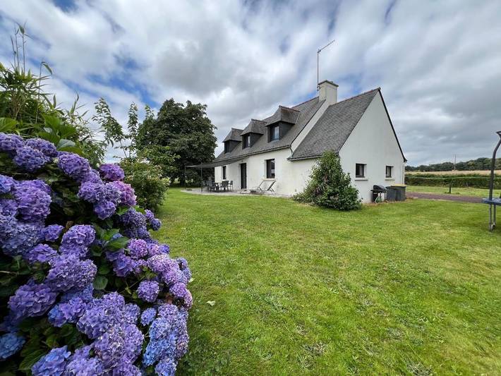 Gîte pour 12 personnes, avec vue ainsi que sauna et jardin dans Saint-Brieuc-de-Mauron