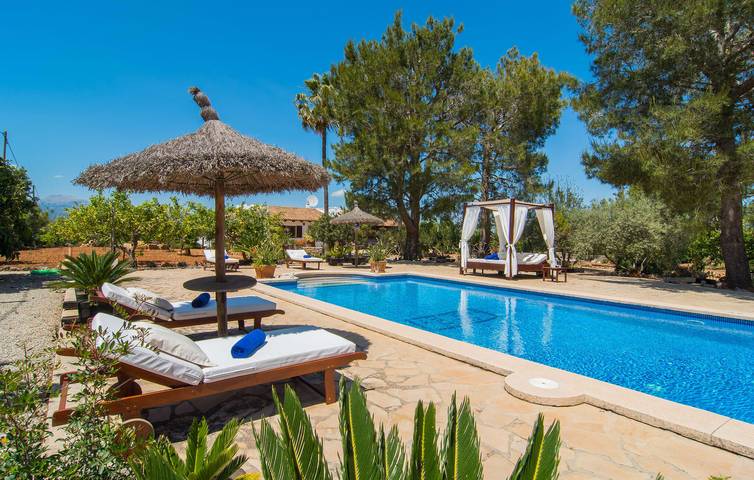 Luxuriöses Apartment mit Pool, AC & Grill | Nähe Stadtzentrum | Kostenloses WiFi in Llubí, Mallorca Inselmitte