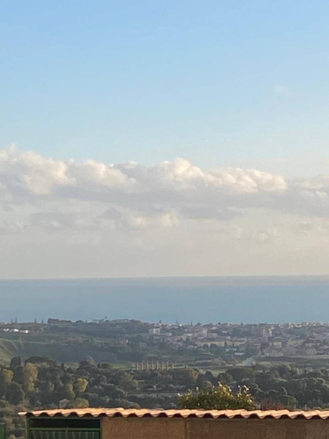 Ganze Wohnung, Apartment 'Olympo House mit Balkon', Meerblick, Wlan und Klimaanlage in Agrigento, Agrigento Provinz