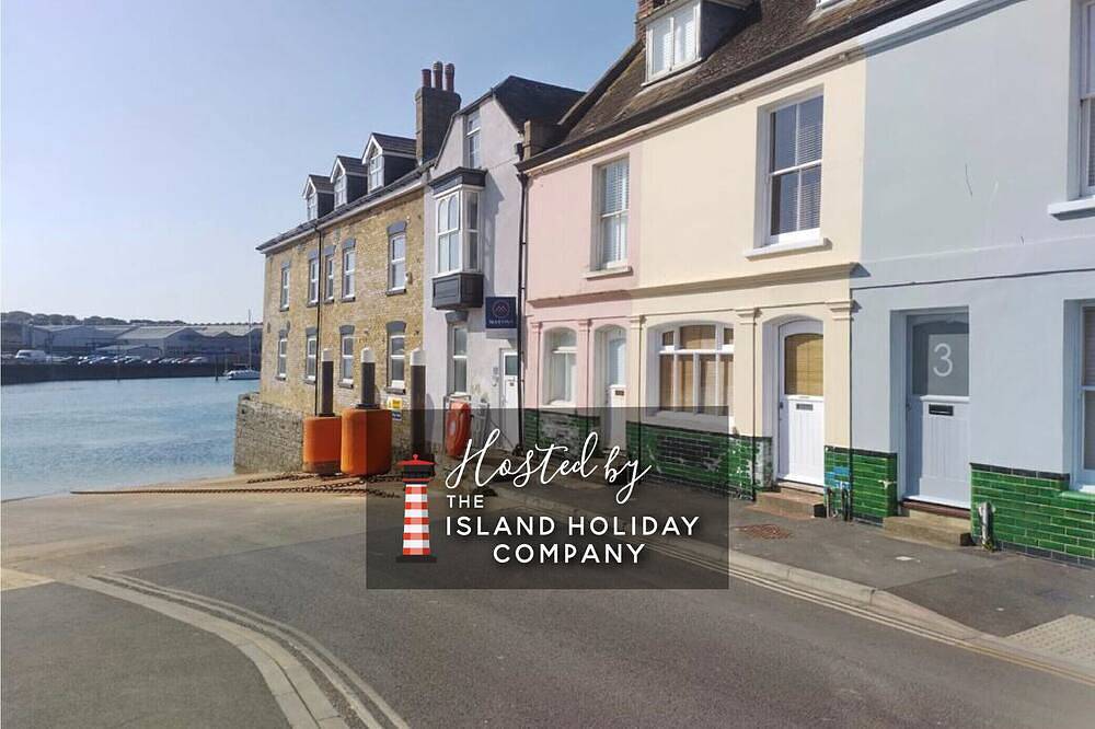 Bell Cottage in Cowes, Isle of Wight