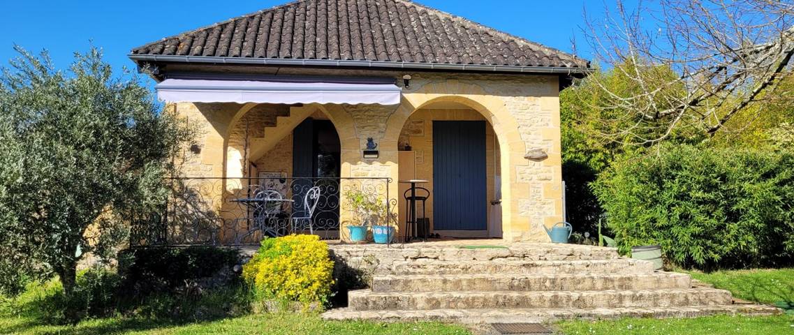 Gîte pour 3 personnes, avec jardin ainsi que piscine et terrasse à Vitrac - 3