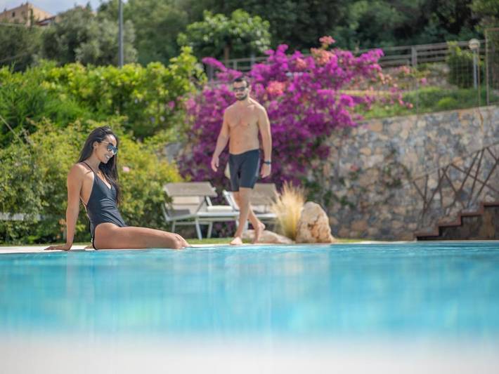 Agriturismo per 4 persone, con Terrazza e Giardino nonché Piscina e Sauna a Comune di Pietra Ligure