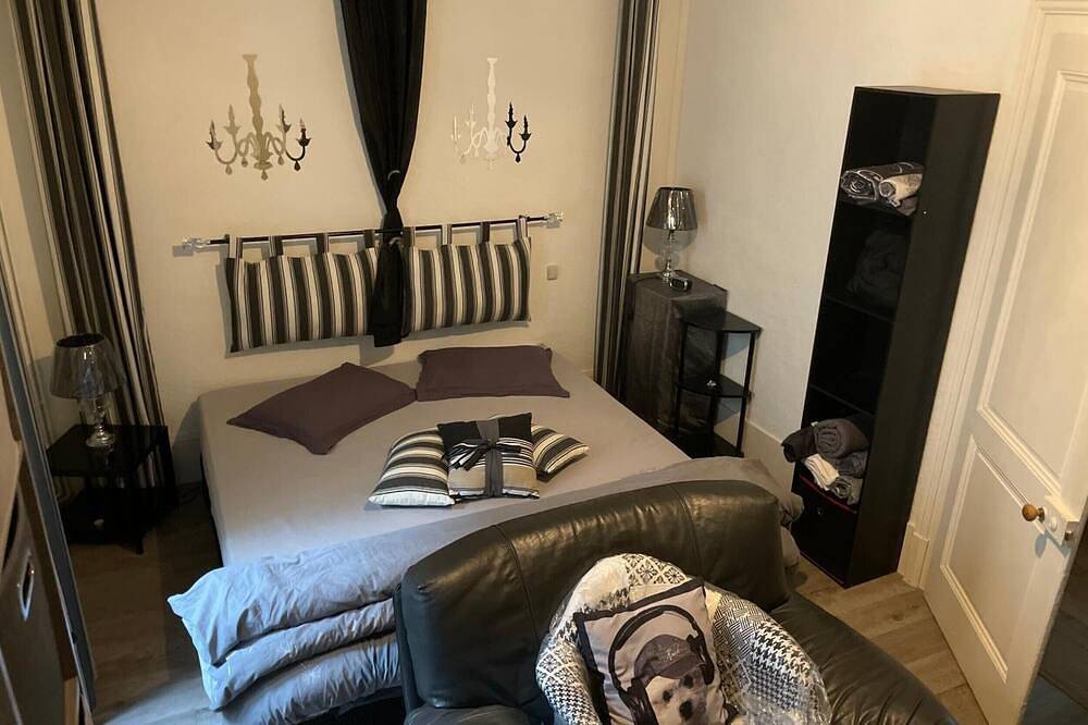 Entire apartment, Apartment \"Au Quai 1921\" with Wi-Fi and Air Conditioning in Besançon, Doubs