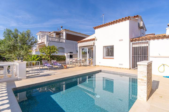 Villa pour 6 personnes, avec terrasse à Empuriabrava