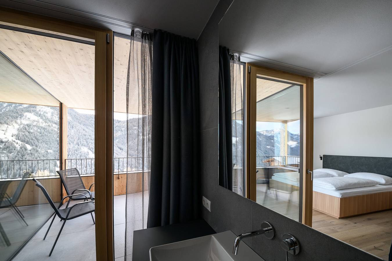 Apartamento entero, Apartamento 'Apartments Emilia 3' con vistas a la montaña, balcón y Wi-Fi in San Giacomo (Sankt Ulrich), Ortisei