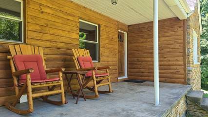 Log Cabin for 16 Guests in Sevierville, Sevier County, Picture 4