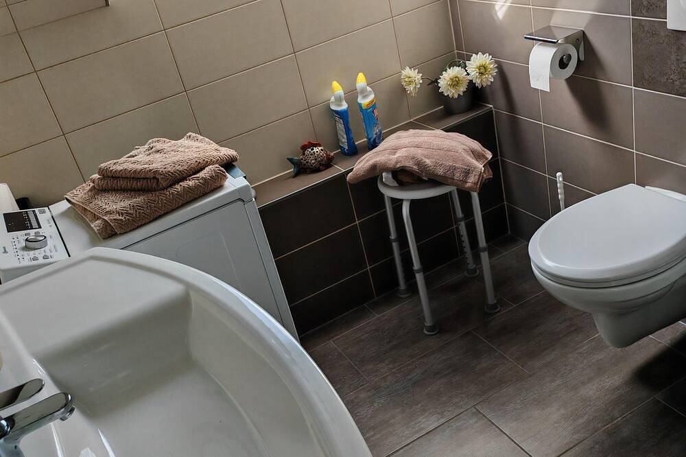 Ganze Wohnung, Ferienwohnung mit Balkon in Pinnow, Ludwigslust-Parchim