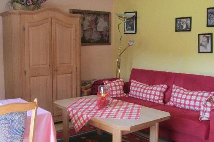 Ferienwohnung für 2 Personen, mit Balkon und Garten sowie Sauna