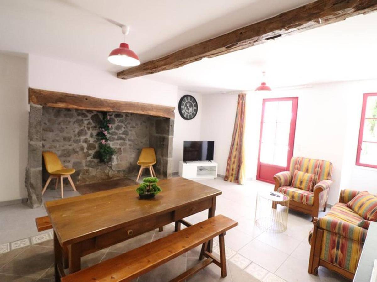 Holiday Home in Pleaux, Région de Mauriac