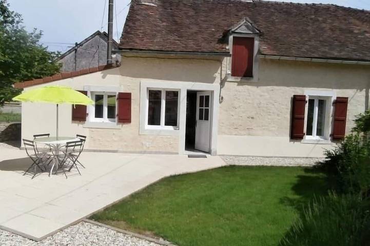Gîte pour 4 personnes, avec jardin dans Luant
