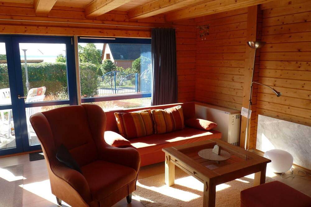 Ganze Wohnung, Ferienwohnung im Wohnblockhaus - barrierefreie Ferienwohnung am Plauer See in Alt Schwerin, Plauer See