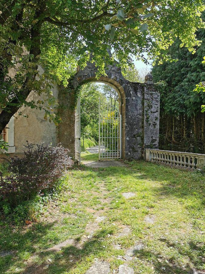 Chambre d’hôte pour 2 personnes, avec Terrasse et Jardin ainsi que Piscine et Vue à Cuxac-Cabardès