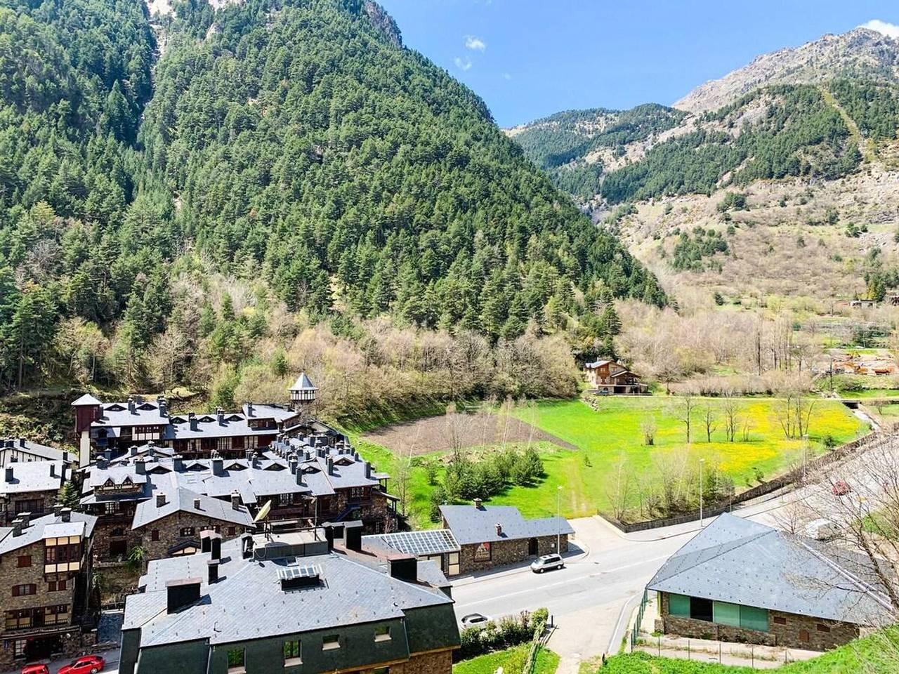 Modern Apartment Arinsal 2 Bedrooms, 4 Pers, Parking Included, foto 15