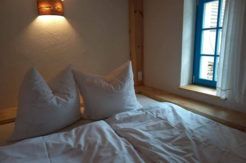 Entire apartment, Rental-Large-Mobility bath-Garden view-Bauernhaus Wohnung 2 in Laasow, Vetschau