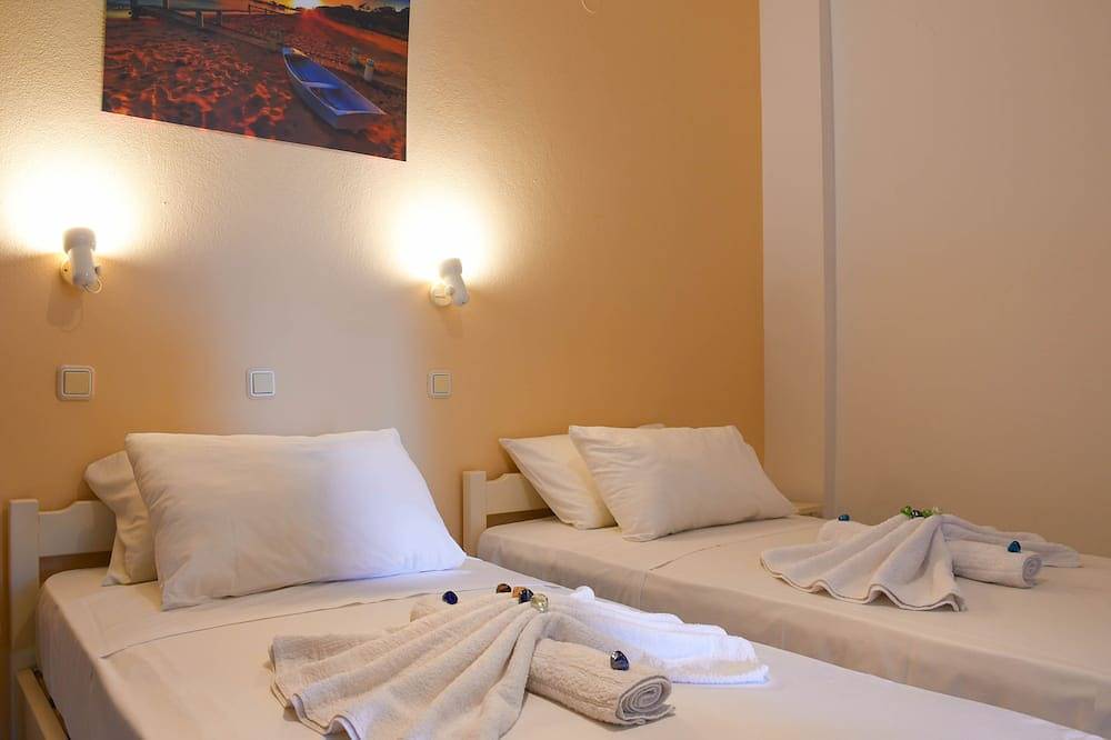 Ganze Wohnung, Litinas Apt with pool &balcony with side pool view in Agia Marina, Chania und Umgebung