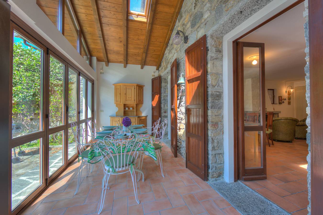 Villa Il Castagno Few Min From Beach in Castelveccana, Lac Majeur (Lombardie)