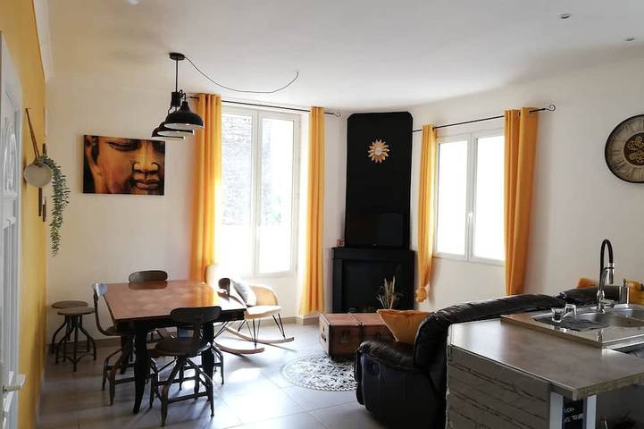 Location de vacances pour 4 personnes, avec terrasse, animaux acceptés à Saint-Julien-de-Cassagnas