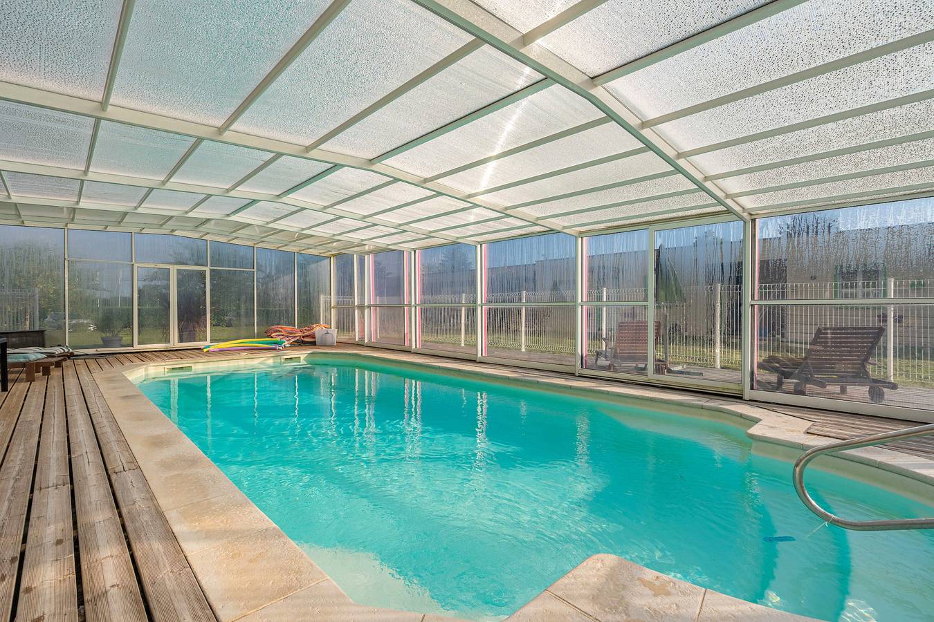 Appartement entier, Appartement 'Le Clos Du Champ De L'Amour - Ile De Ré' avec piscine privée, Wi-Fi et climatisation in Saint-Simon-de-Bordes, Région de Jonzac