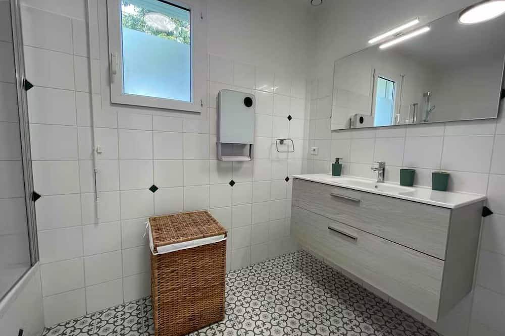 Maison K'armen. Quiet property on the Emerald Coast. in Ploubalay, Dinan region