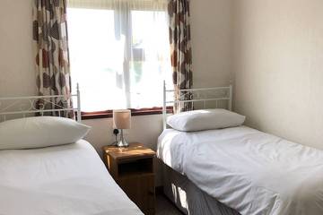 Log Cabin for 6 People in Purbeck Heritage Coast, South West England, Photo 2