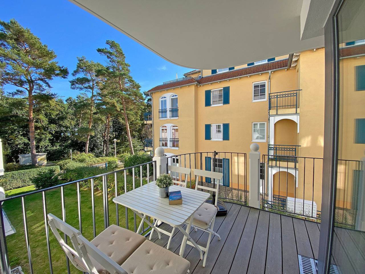 Ganze Ferienwohnung, F: Strandvilla Andrea Whg. 07 Meerblick mit Balkon in Baabe, Rügen